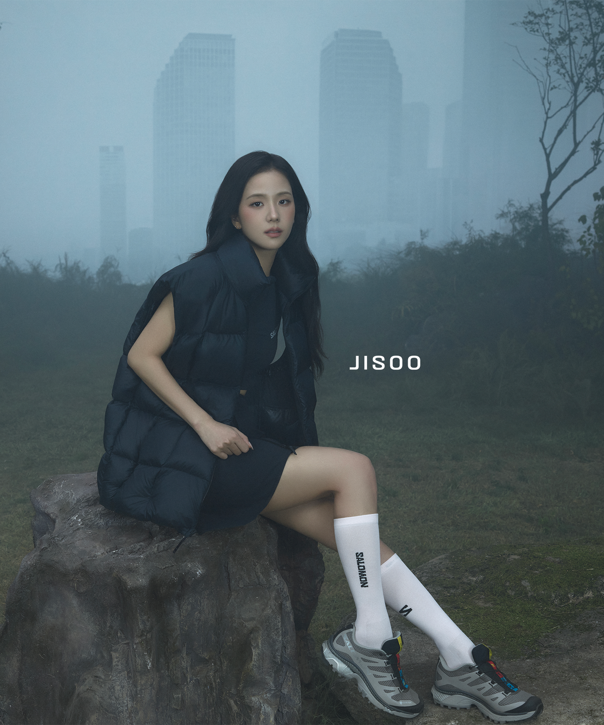 JISOO STEPS "OUT IN THE OPEN" WITH SALOMON