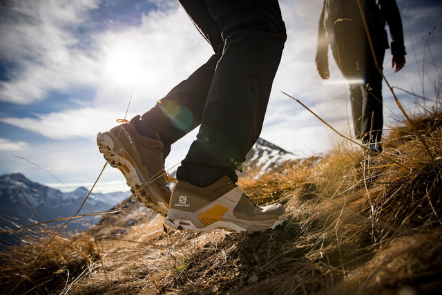 what makes comfrotable hiking boots